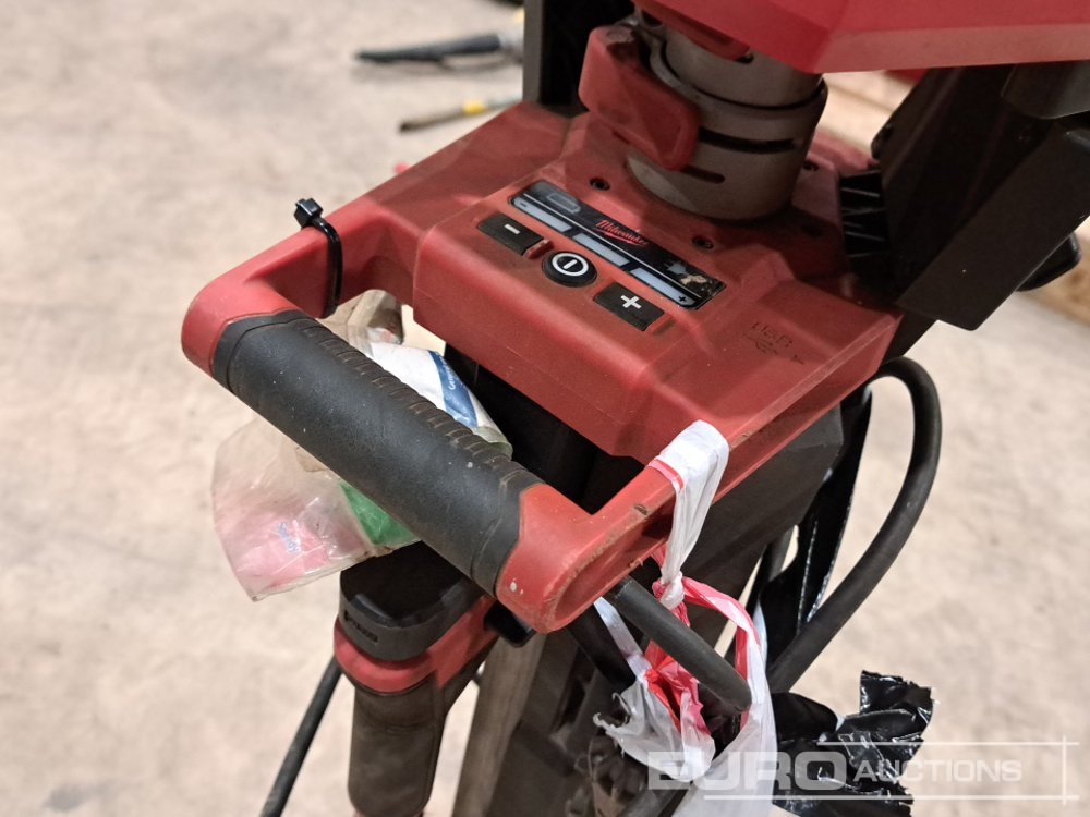 Milwaukee M18 Standing LED Work Light - Workshop equipment: picture 5 Milwaukee M18 Standing LED Work Light - Workshop equipment: picture 5