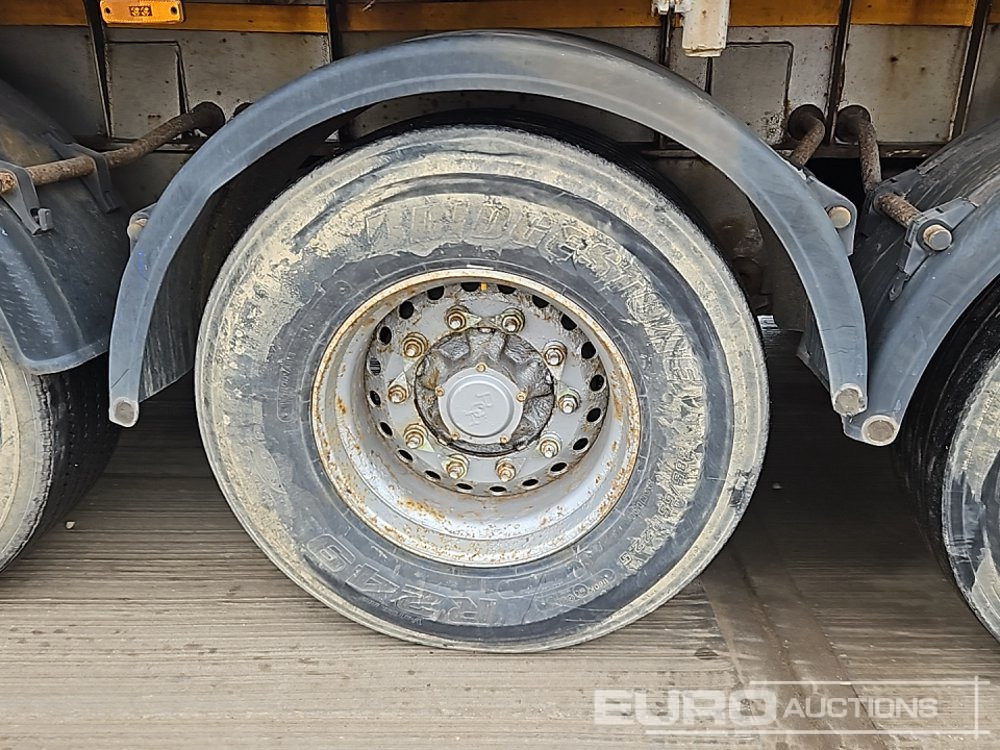 Dropside/ Flatbed semi-trailer Montracon Tri Axle Flat Bed Trailer: picture 11