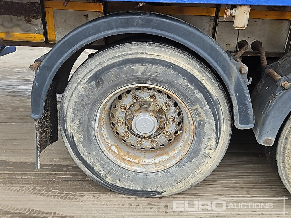 Dropside/ Flatbed semi-trailer Montracon Tri Axle Flat Bed Trailer: picture 12