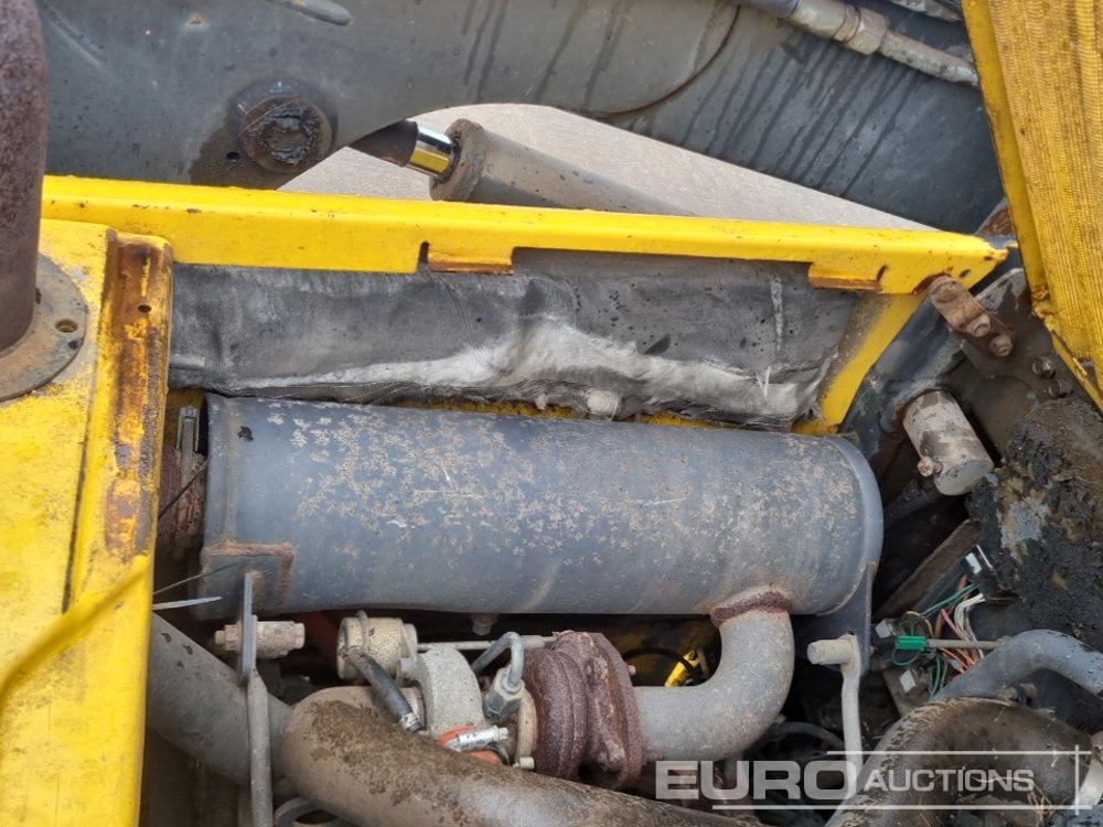 Skid steer loader New Holland LS185B: picture 25