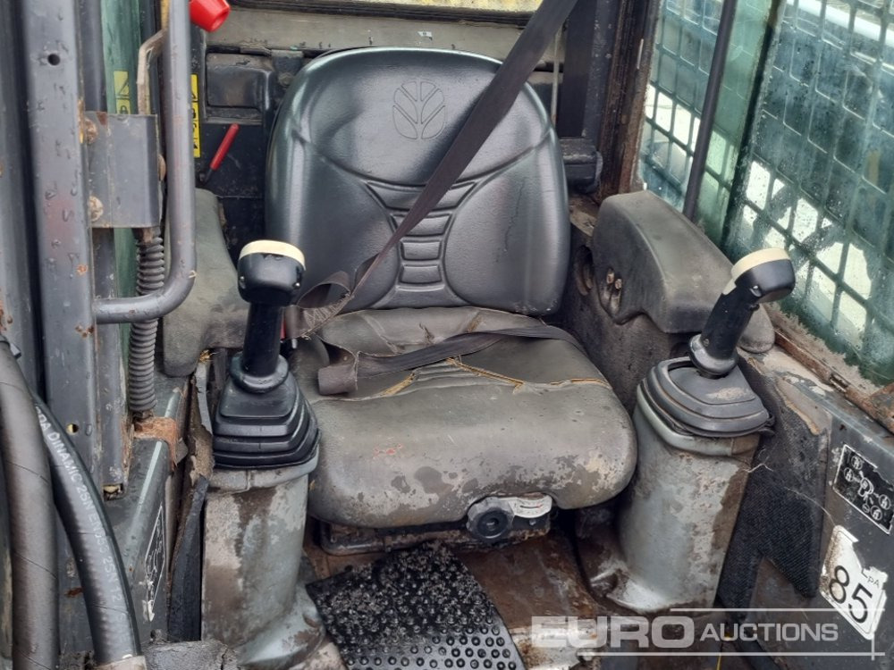 Skid steer loader New Holland LS185B: picture 28