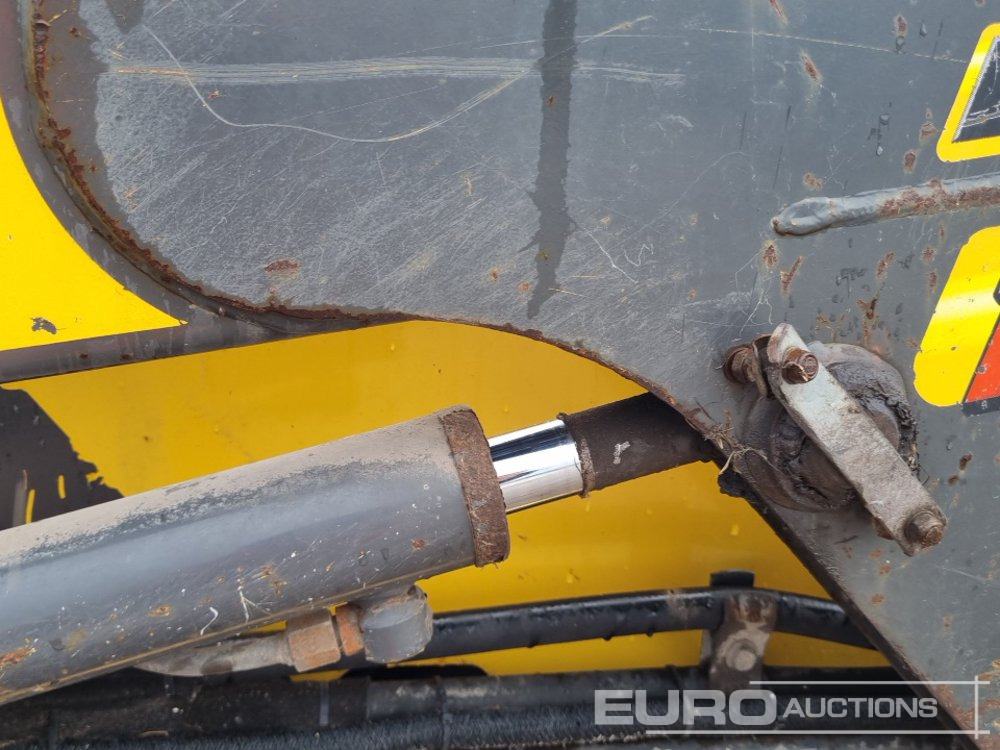Skid steer loader New Holland LS185B: picture 22