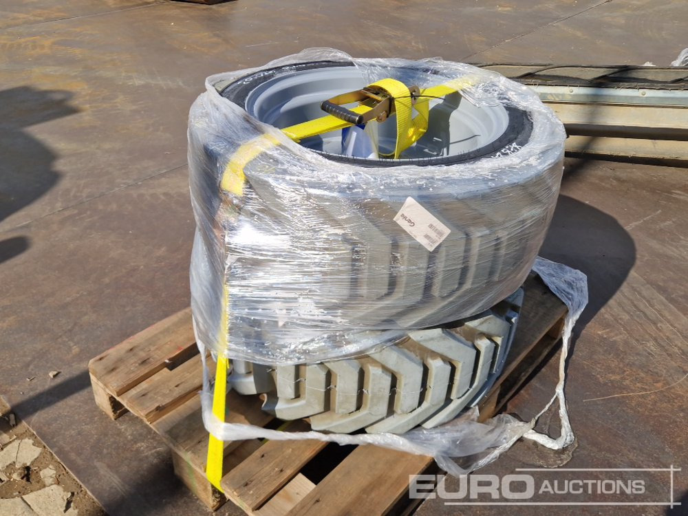 Outrigger 315/55D20 Tyre & Rim - Tire: picture 2 Outrigger 315/55D20 Tyre & Rim - Tire: picture 2