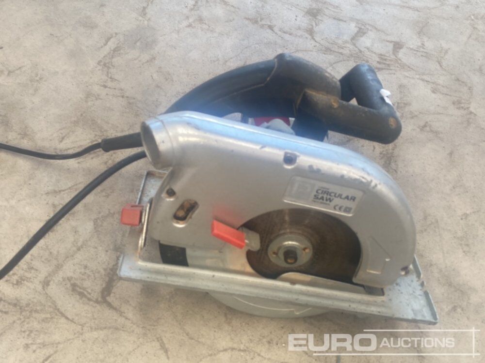 Performance 1200W Circular Saw - Workshop equipment: picture 5 Performance 1200W Circular Saw - Workshop equipment: picture 5