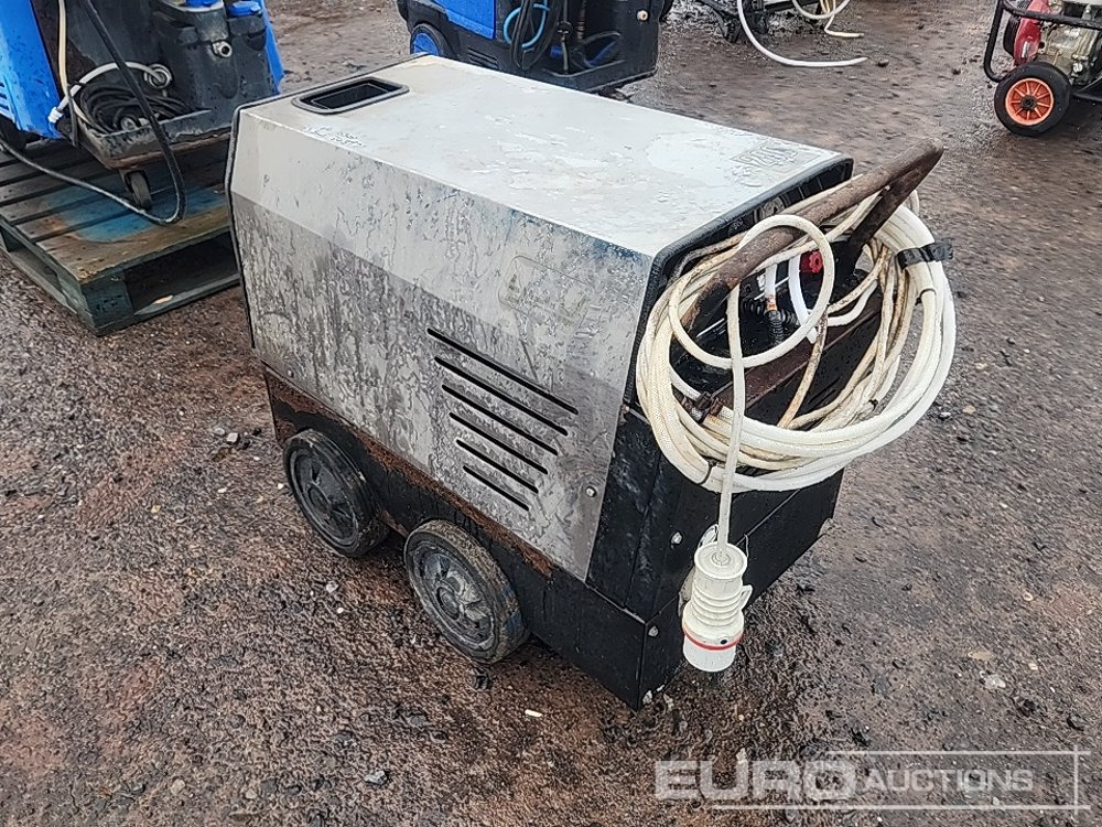 Power Washer Gold, Hot/Steam, 415v, 3 Phase - Pressure washer: picture 2 Power Washer Gold, Hot/Steam, 415v, 3 Phase - Pressure washer: picture 2