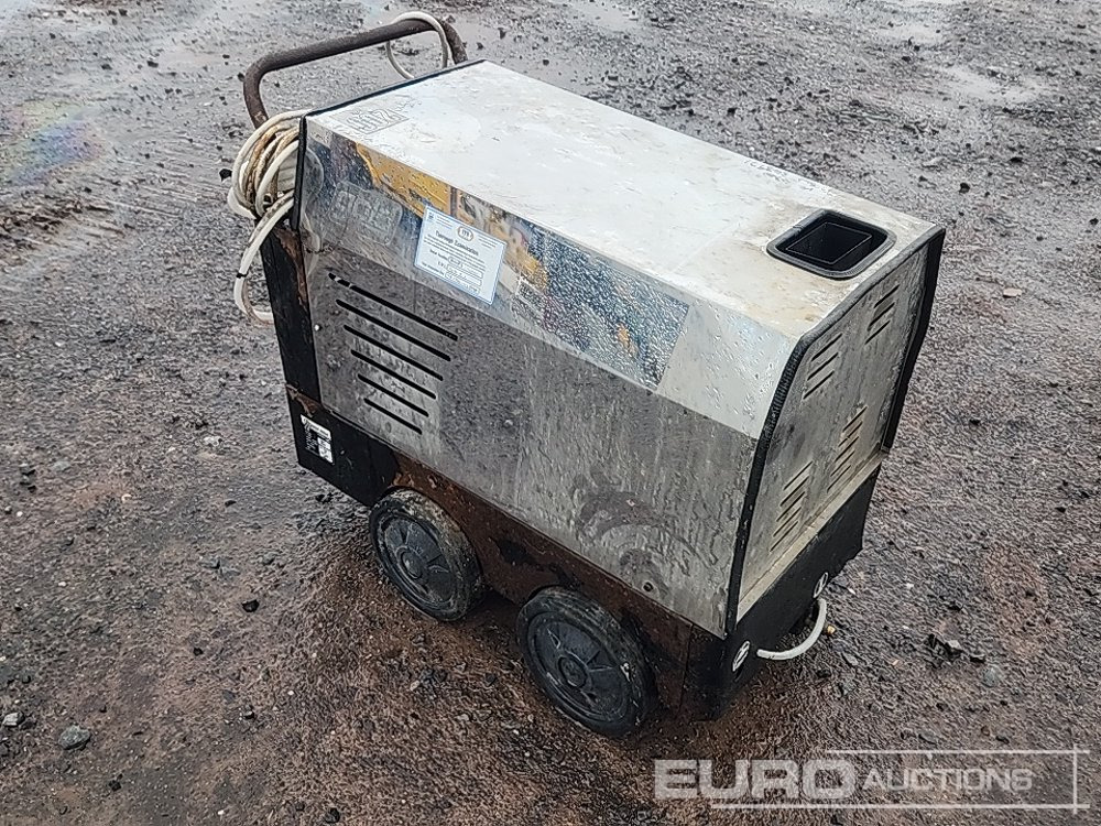 Power Washer Gold, Hot/Steam, 415v, 3 Phase - Pressure washer: picture 4 Power Washer Gold, Hot/Steam, 415v, 3 Phase - Pressure washer: picture 4