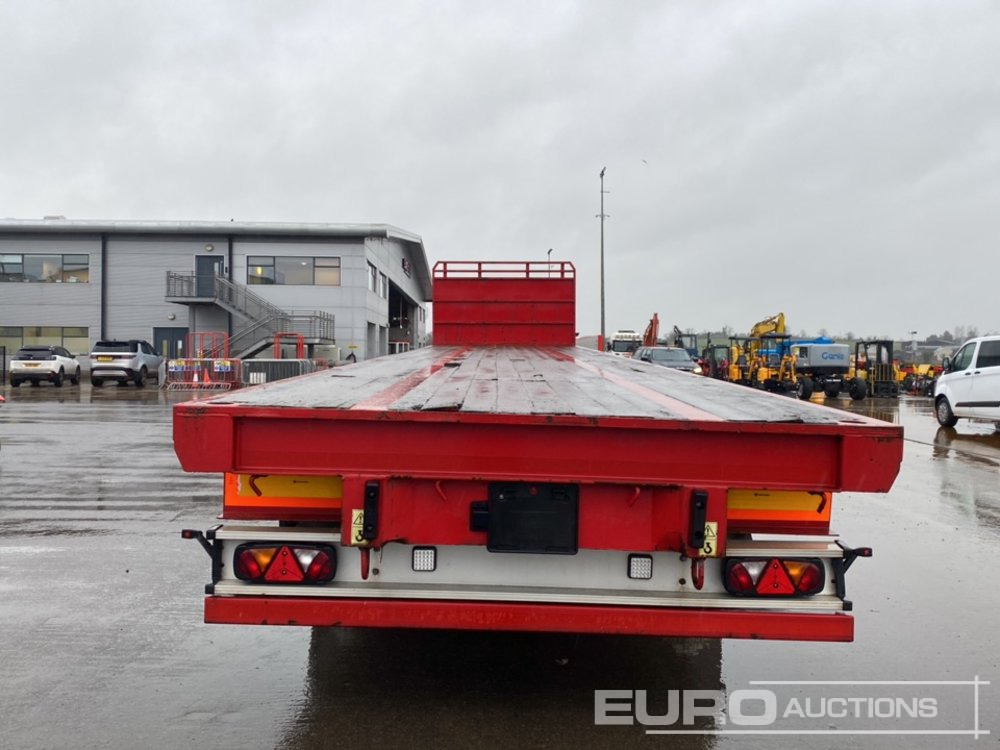 SDC 45' Tri Axle Flat Trailer, BPW Axles, Goal Post Sockets, Twist Locks - Dropside/ Flatbed semi-trailer: picture 3 SDC 45' Tri Axle Flat Trailer, BPW Axles, Goal Post Sockets, Twist Locks - Dropside/ Flatbed semi-trailer: picture 3