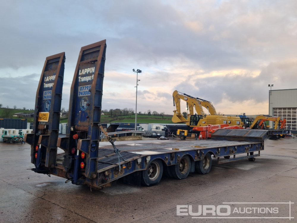 SDC Tri Axle Stepframe Low Loader, Hydraulic Ramps (Selling After Lot 978) - Low loader semi-trailer: picture 3 SDC Tri Axle Stepframe Low Loader, Hydraulic Ramps (Selling After Lot 978) - Low loader semi-trailer: picture 3