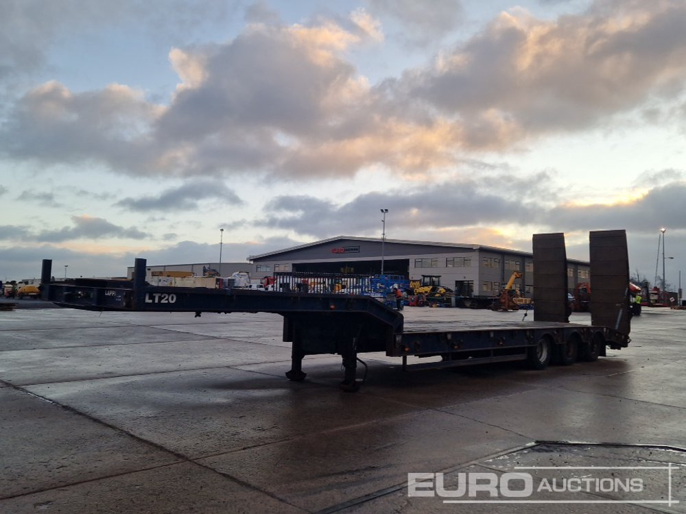 SDC Tri Axle Stepframe Low Loader, Hydraulic Ramps (Selling After Lot 978) - Low loader semi-trailer: picture 1 SDC Tri Axle Stepframe Low Loader, Hydraulic Ramps (Selling After Lot 978) - Low loader semi-trailer: picture 1
