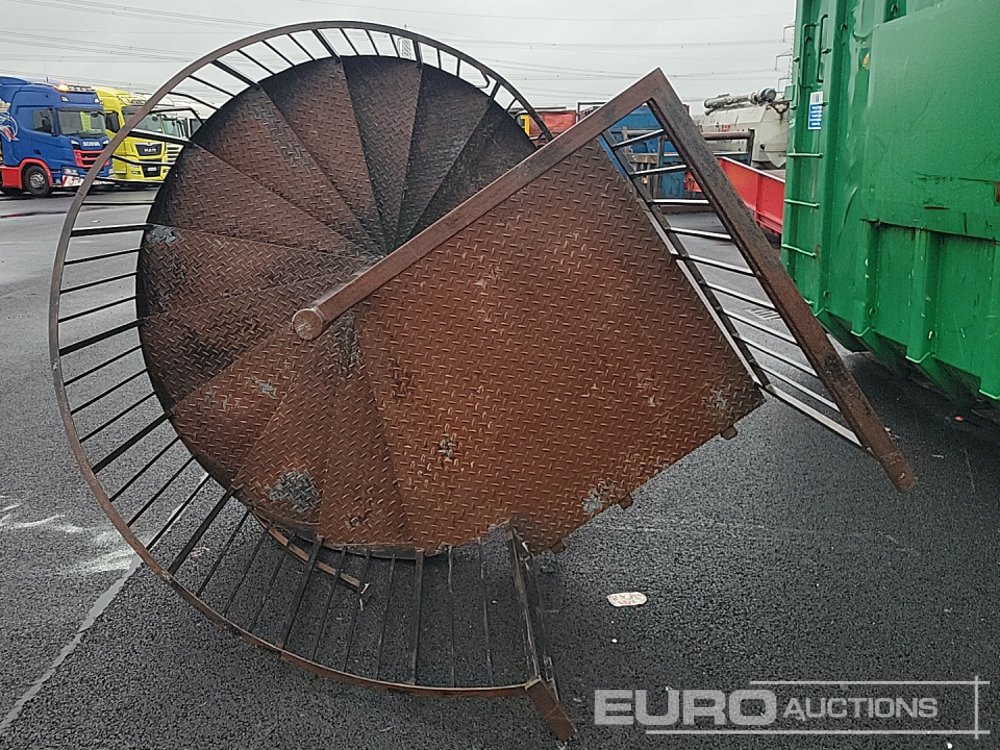 Spiral Staircase - Tool/ Equipment: picture 4 Spiral Staircase - Tool/ Equipment: picture 4