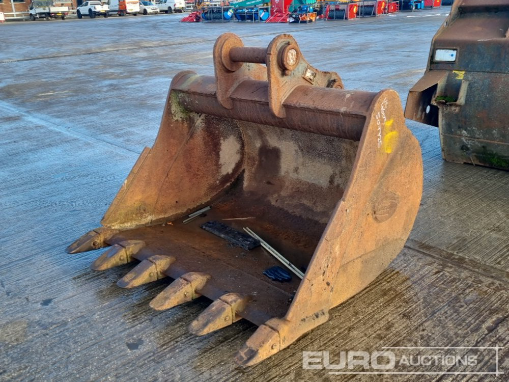 Strickland 60" Digging Bucket 80mm Pin to suit 20 Ton Excavator - Bucket: picture 1 Strickland 60" Digging Bucket 80mm Pin to suit 20 Ton Excavator - Bucket: picture 1