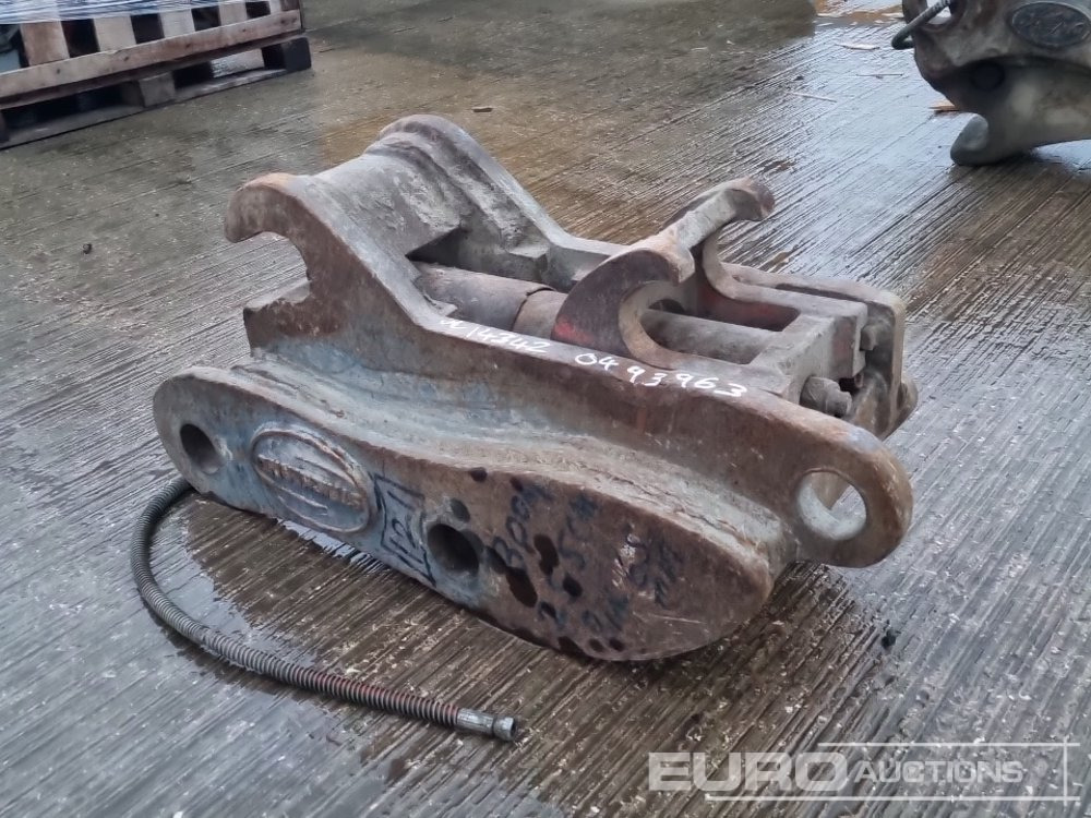 Strickland Hydraulic Quick Hitch 65mm Pin to suit 13 Ton Excavator - Quick coupler: picture 3 Strickland Hydraulic Quick Hitch 65mm Pin to suit 13 Ton Excavator - Quick coupler: picture 3