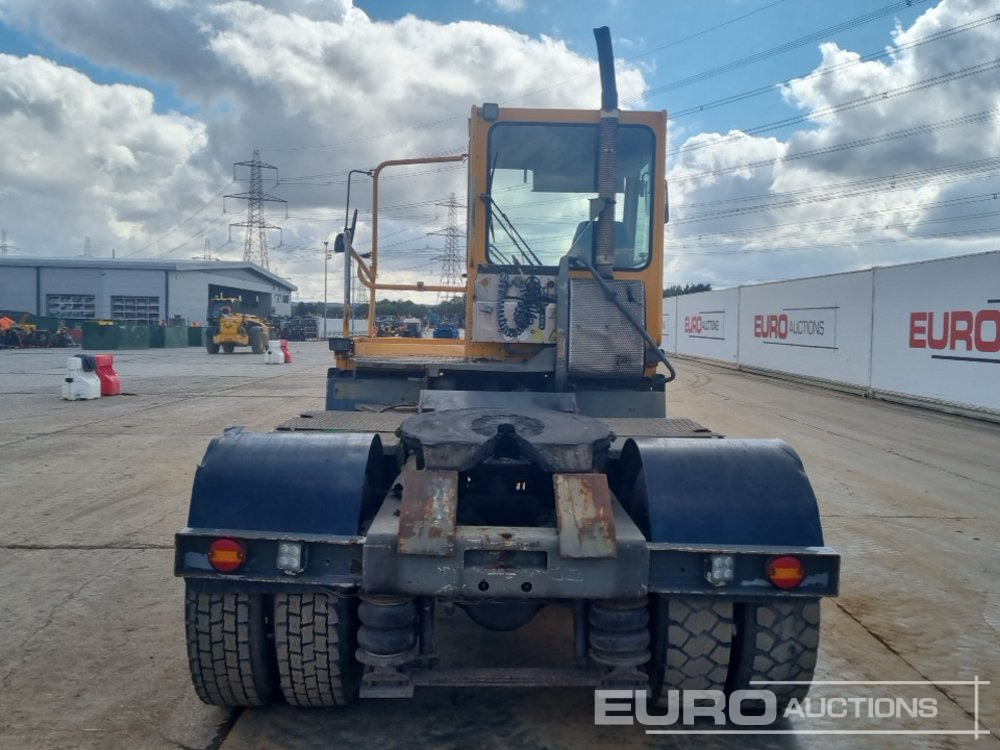 Terberg YT182 - Terminal tractor: picture 4 Terberg YT182 - Terminal tractor: picture 4
