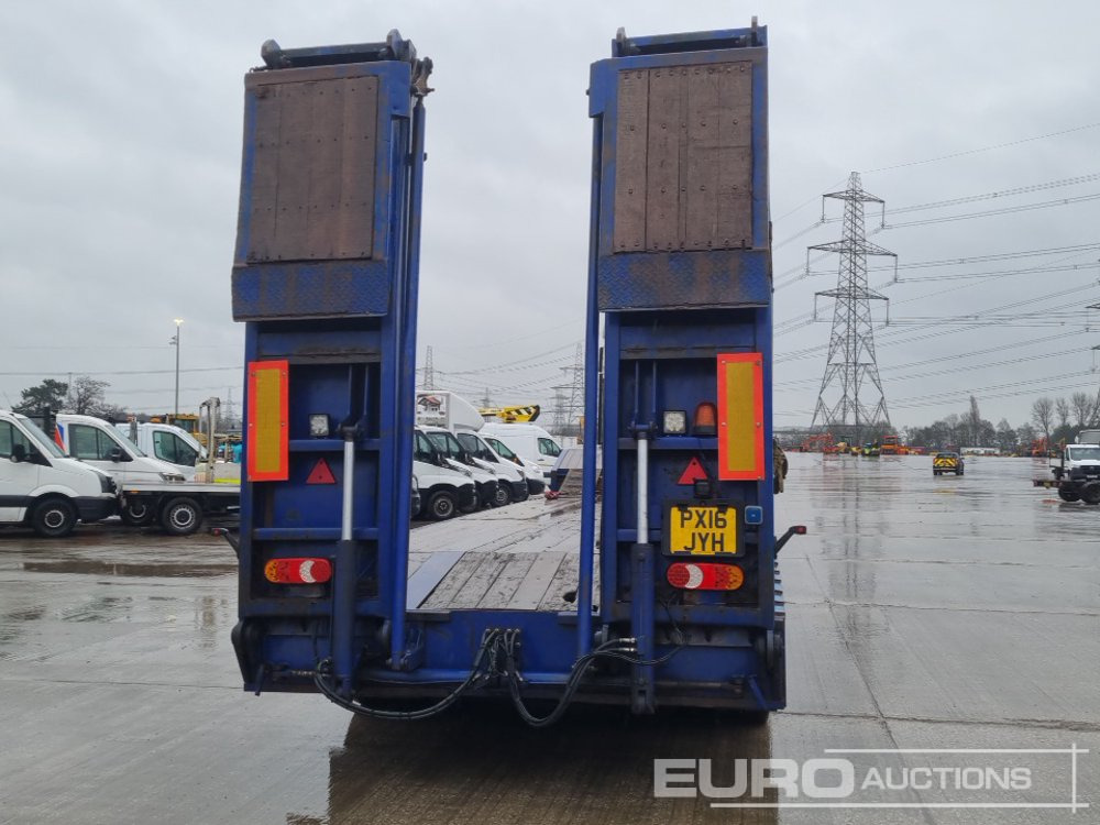 Tirsan Tri Axle Step Frame Low Loader Trailer, Neck Ramps, Out Riggers, Hydraulic Flip Toe Ramps - Low loader semi-trailer: picture 4 Tirsan Tri Axle Step Frame Low Loader Trailer, Neck Ramps, Out Riggers, Hydraulic Flip Toe Ramps - Low loader semi-trailer: picture 4