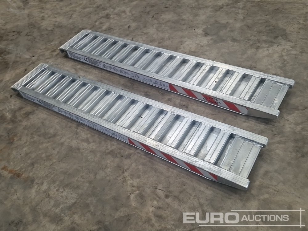 Unused 1800mm x 310mm x 82mm Aluminium Loading Ramps - Workshop equipment: picture 4 Unused 1800mm x 310mm x 82mm Aluminium Loading Ramps - Workshop equipment: picture 4