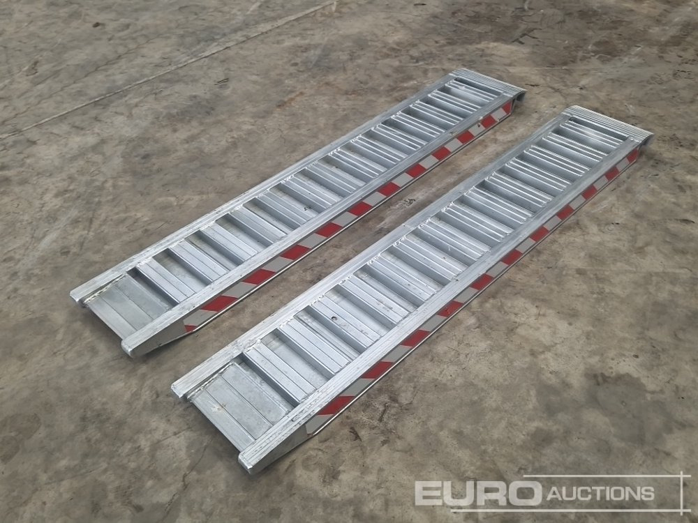 Unused 1800mm x 310mm x 82mm Aluminium Loading Ramps - Workshop equipment: picture 1 Unused 1800mm x 310mm x 82mm Aluminium Loading Ramps - Workshop equipment: picture 1