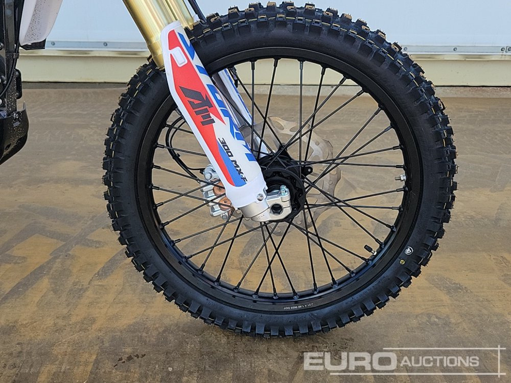 Motorcycle Unused 2025 Apollo Storm 300cc Motorcross Bike, 21" Front, 18" Rear Tyres, Electric Start, Air Cooled, Hydraulic Suspension, Disc Brakes, Lighting Kit (UNASSEMBLED): picture 9