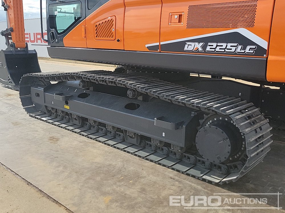 Crawler excavator Unused 2025 Develon DX225LC-7M: picture 10