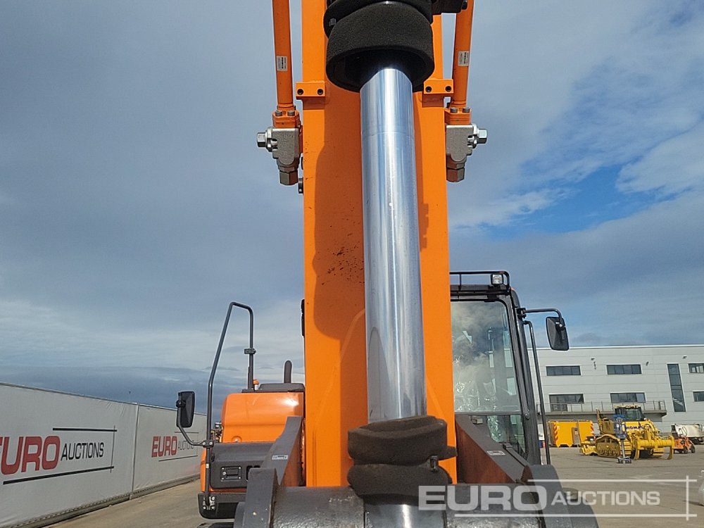 Crawler excavator Unused 2025 Develon DX225LC-7M: picture 37