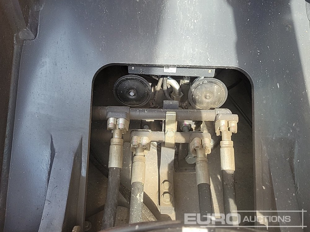 Crawler excavator Unused 2025 Develon DX225LC-7M: picture 43
