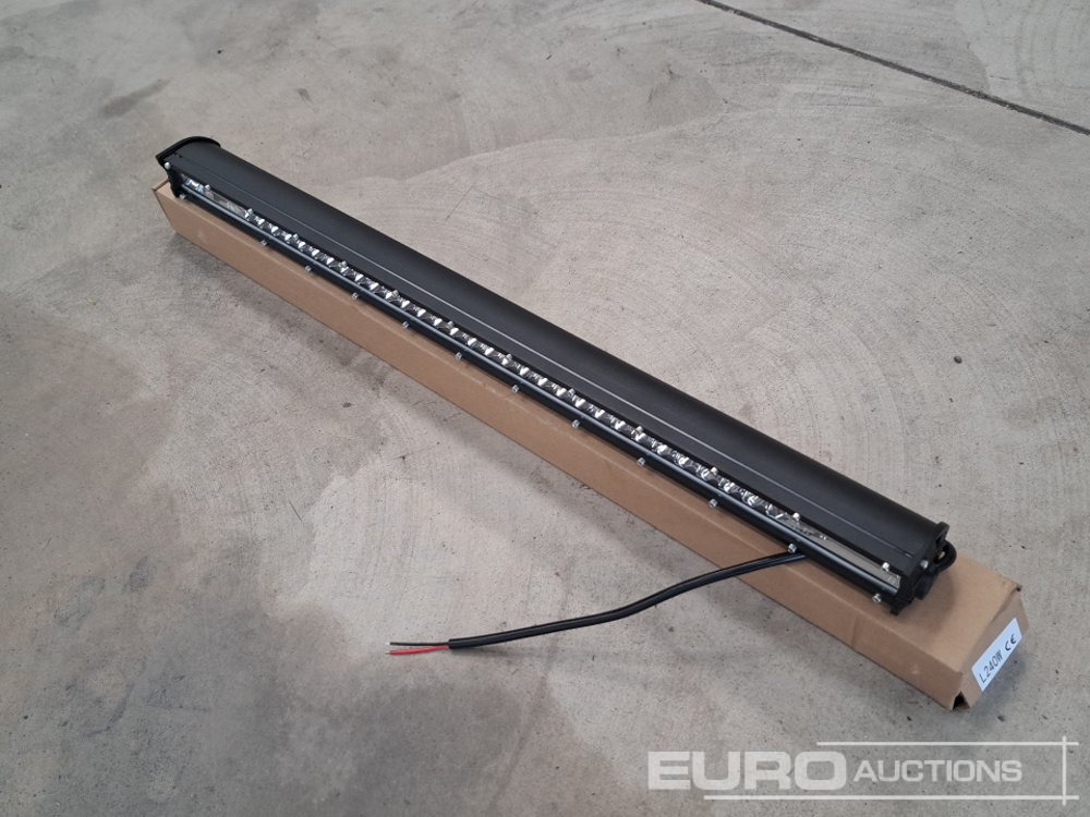 Unused 25" 240W Combo Beam LED Light Bar, Mounting Brackets, IP68 Waterproof - Workshop equipment: picture 3 Unused 25" 240W Combo Beam LED Light Bar, Mounting Brackets, IP68 Waterproof - Workshop equipment: picture 3