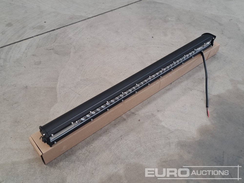 Unused 25" 240W Combo Beam LED Light Bar, Mounting Brackets, IP68 Waterproof - Workshop equipment: picture 1 Unused 25" 240W Combo Beam LED Light Bar, Mounting Brackets, IP68 Waterproof - Workshop equipment: picture 1
