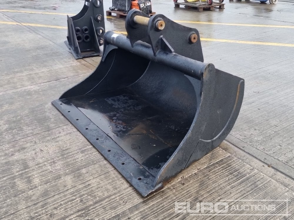 Unused 70" Scandinavian Bucket 65mm Pin to suit 13 Ton Excavator - Bucket: picture 1 Unused 70" Scandinavian Bucket 65mm Pin to suit 13 Ton Excavator - Bucket: picture 1