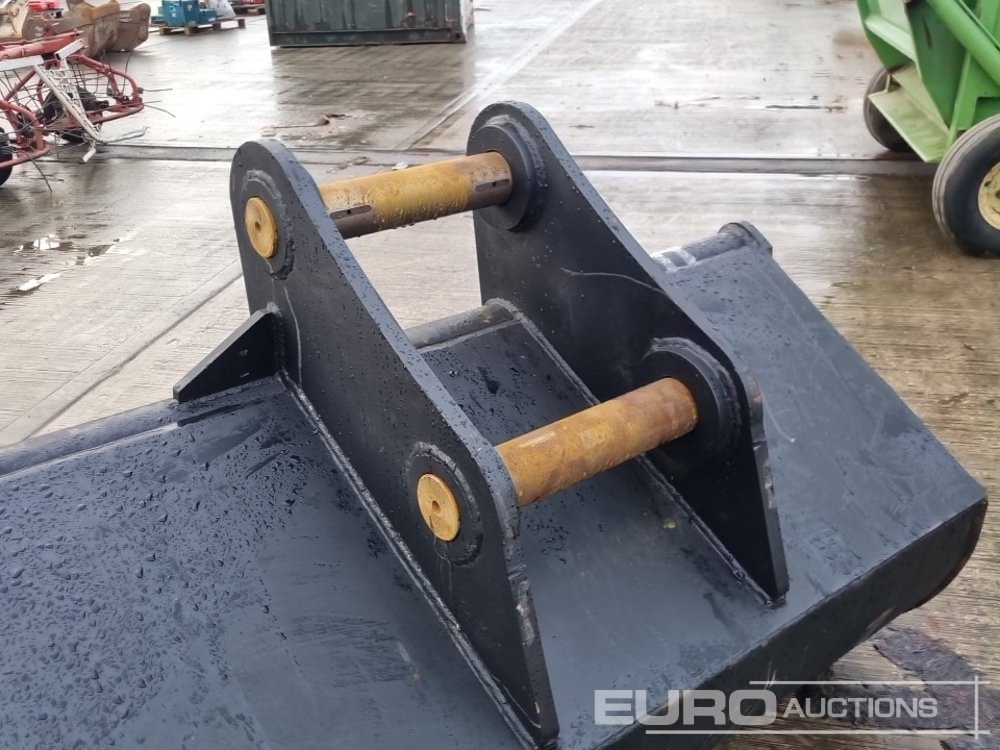 New Bucket Unused 78" Scandinavian Bucket 80mm Pin to suit 20 Ton Excavator: picture 12