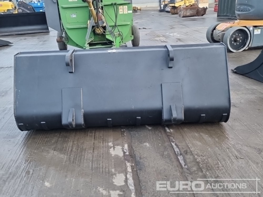 Unused 90" Loading Bucket to suit Telehandler - Bucket: picture 4 Unused 90" Loading Bucket to suit Telehandler - Bucket: picture 4