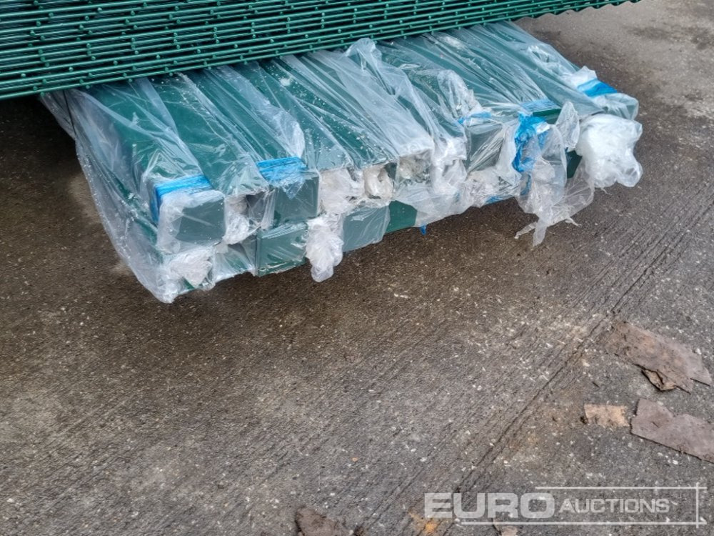 Construction equipment Unused Galvanised & Powder Coated Heavy Duty (5mm) Wire Mesh Fencing, 25 x H2.4m x W2.2m Panels, 26 x 60mm x 60mm x3m Posts, with Fittings (Green): picture 20