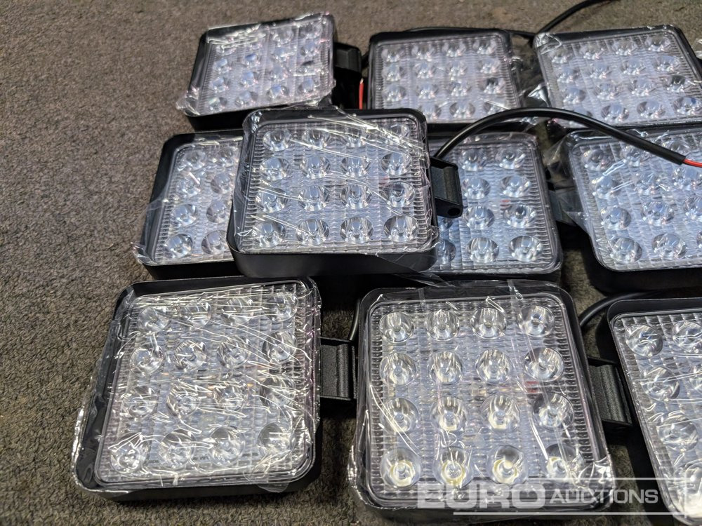 Unused LED Work Lights, 48w, 12V/24V, Adjustable Bracket, IP67 Waterproof, 6000k White (10 of) - Workshop equipment: picture 3 Unused LED Work Lights, 48w, 12V/24V, Adjustable Bracket, IP67 Waterproof, 6000k White (10 of) - Workshop equipment: picture 3