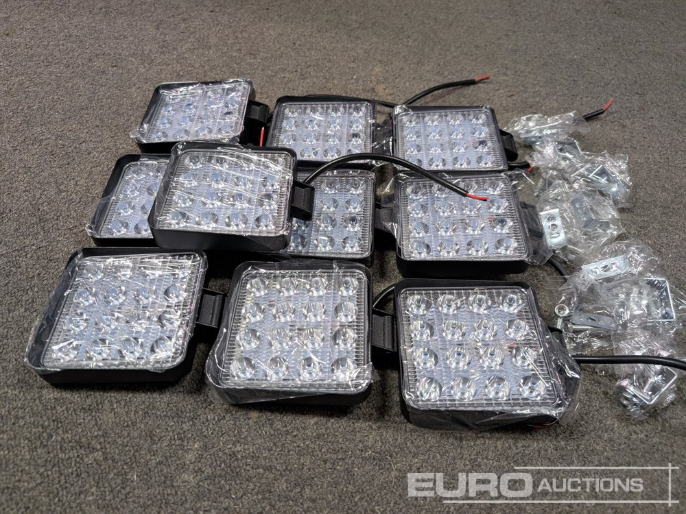 Unused LED Work Lights, 48w, 12V/24V, Adjustable Bracket, IP67 Waterproof, 6000k White (10 of) - Workshop equipment: picture 1 Unused LED Work Lights, 48w, 12V/24V, Adjustable Bracket, IP67 Waterproof, 6000k White (10 of) - Workshop equipment: picture 1