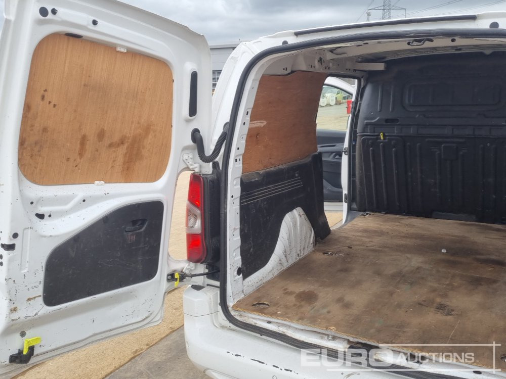 Van 2021 Vauxhall Combo: picture 24