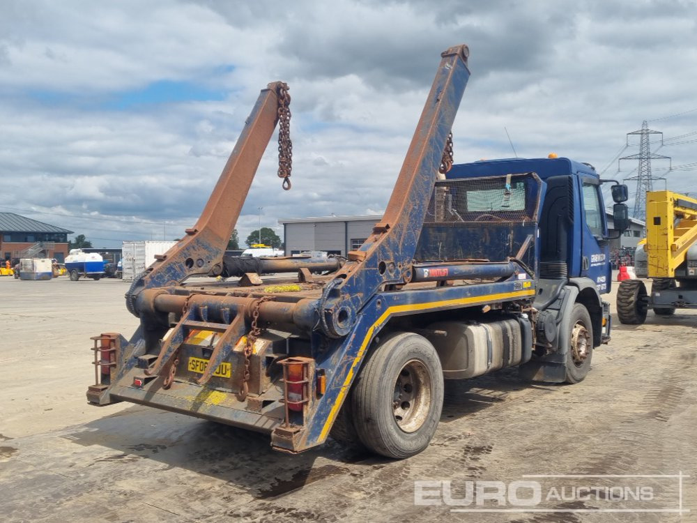 Volvo 4x2 Skip Loader Lorry, Extendable Arms, Manual Gearbox (Reg. Docs. & Plating Certificate Available) - Skip loader truck: picture 5 Volvo 4x2 Skip Loader Lorry, Extendable Arms, Manual Gearbox (Reg. Docs. & Plating Certificate Available) - Skip loader truck: picture 5