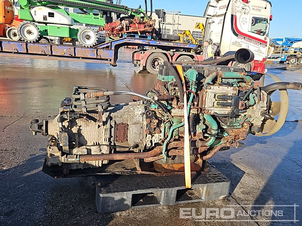 Volvo 6 Cylinder Engine, Gearbox - Engine: picture 2 Volvo 6 Cylinder Engine, Gearbox - Engine: picture 2