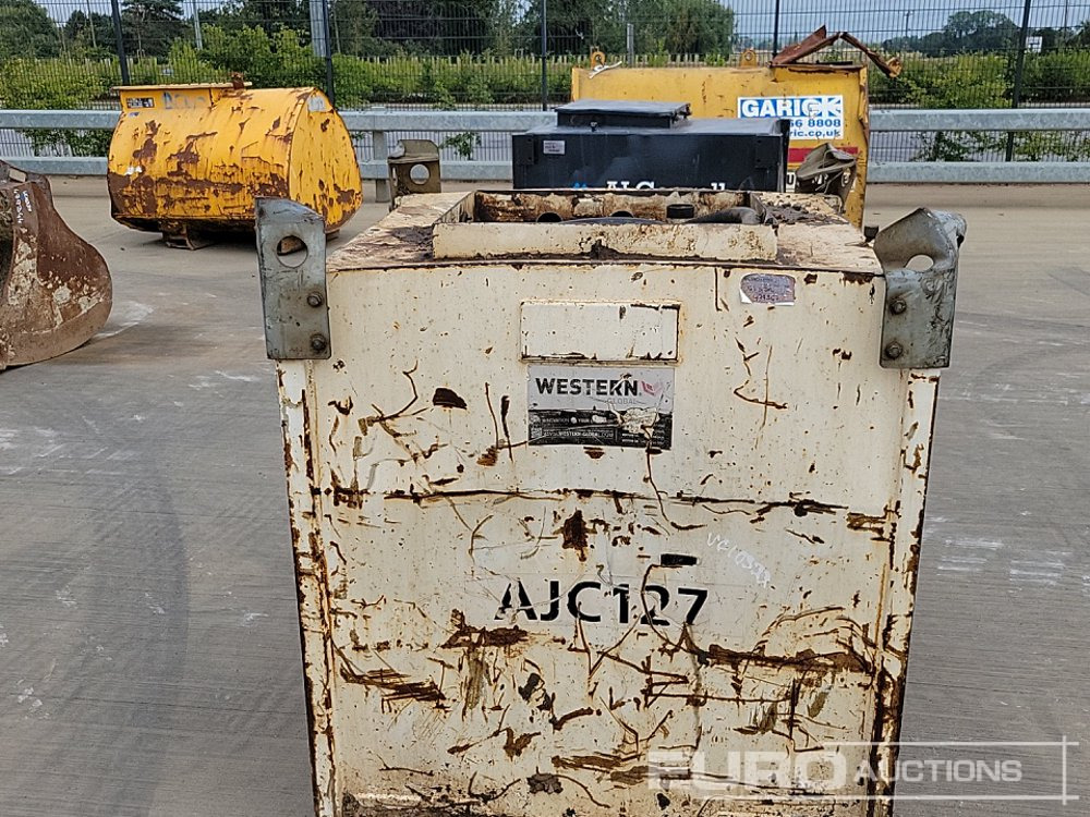 Storage tank Western Bunded Fuel Bowser, Manual Pump: picture 8