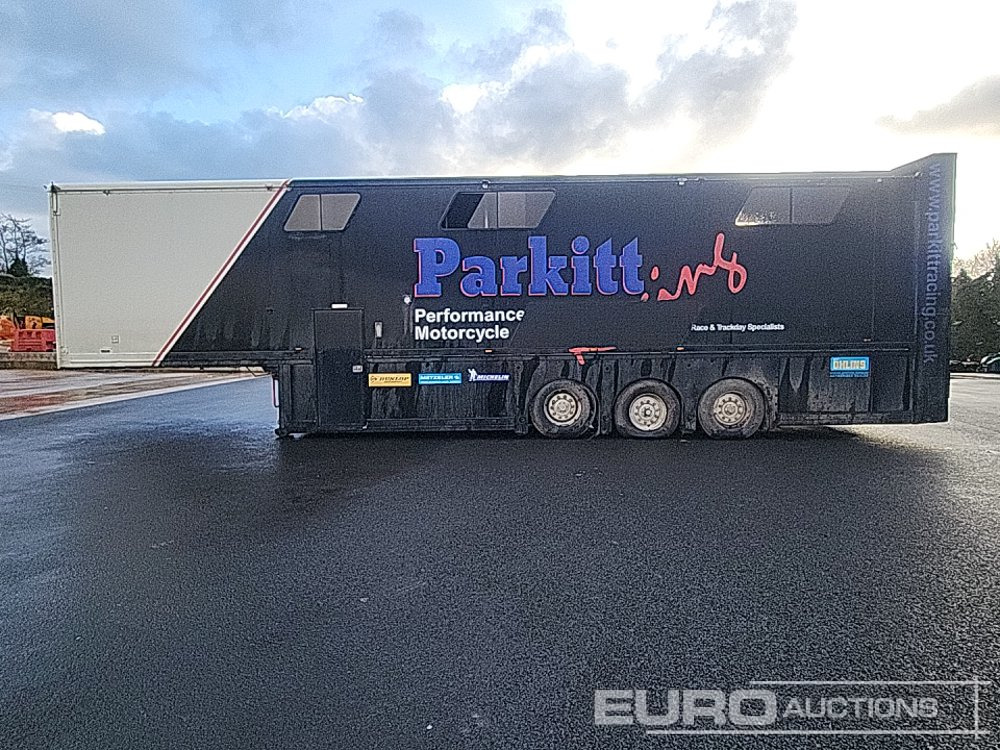 Wilson Tri Axle Double Deck Motor Sport Stepframe Trailer, Kitchen, Shower, Bedrooms, Garage - Closed box semi-trailer: picture 2 Wilson Tri Axle Double Deck Motor Sport Stepframe Trailer, Kitchen, Shower, Bedrooms, Garage - Closed box semi-trailer: picture 2