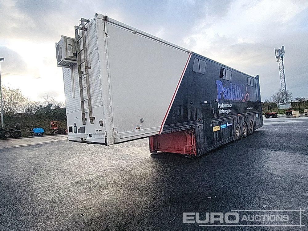 Wilson Tri Axle Double Deck Motor Sport Stepframe Trailer, Kitchen, Shower, Bedrooms, Garage - Closed box semi-trailer: picture 1 Wilson Tri Axle Double Deck Motor Sport Stepframe Trailer, Kitchen, Shower, Bedrooms, Garage - Closed box semi-trailer: picture 1