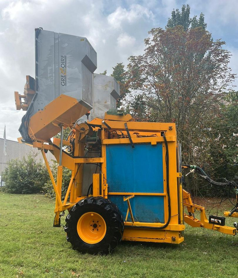 Vendemmiatrice usata Gregoire G60I - Grape harvesting machine: picture 2 Vendemmiatrice usata Gregoire G60I - Grape harvesting machine: picture 2