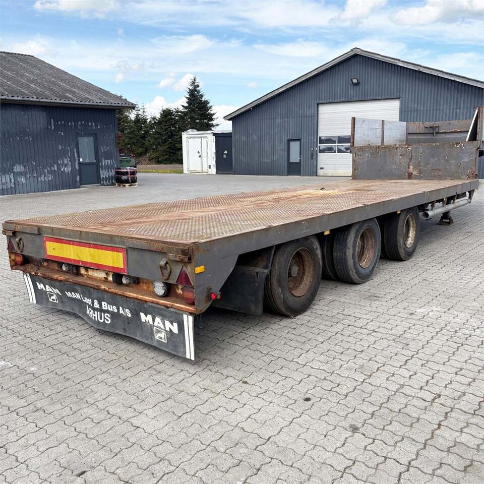 ABC B 0203 - Low loader trailer: picture 4 ABC B 0203 - Low loader trailer: picture 4