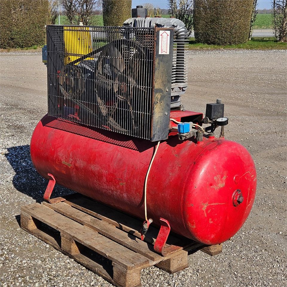 ABC Unknown - Air compressor: picture 3 ABC Unknown - Air compressor: picture 3
