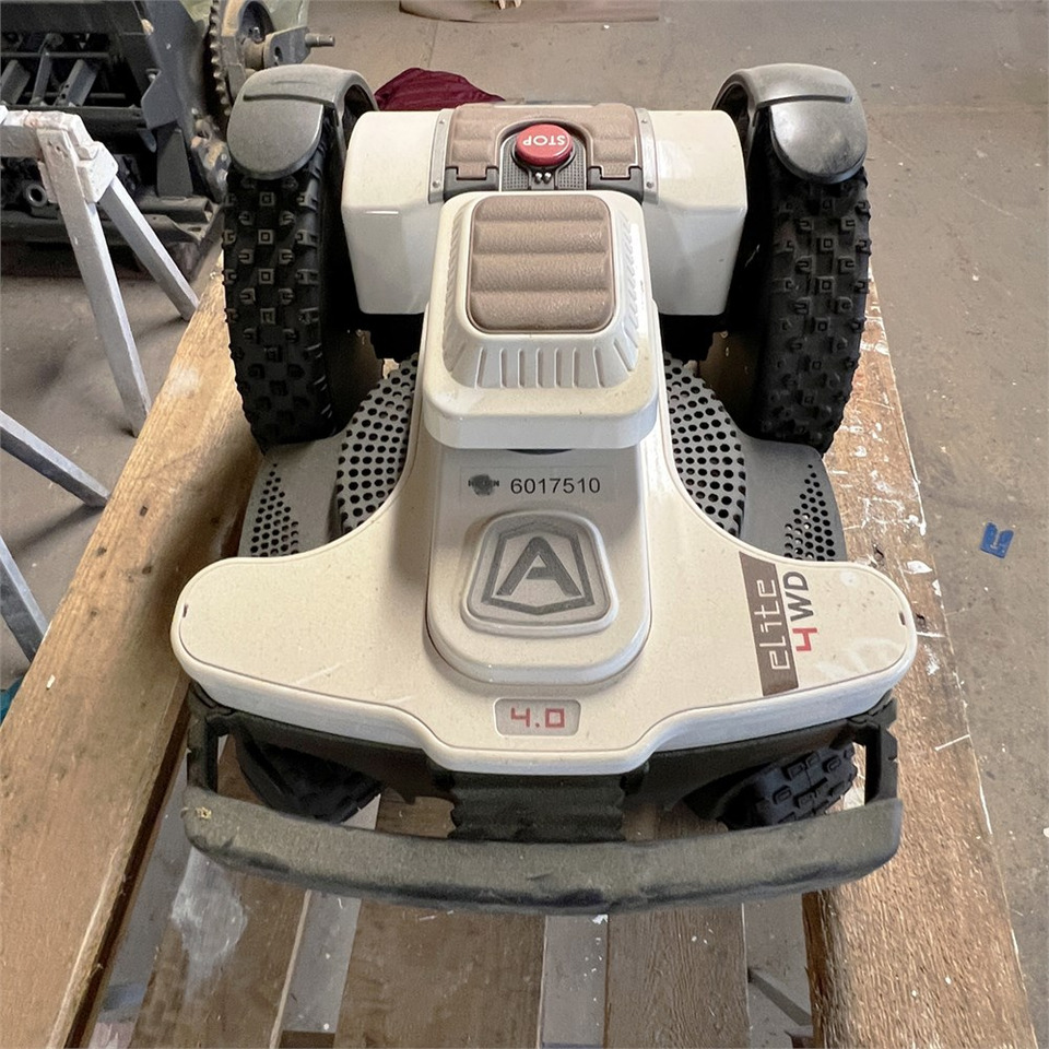 Ambrogio 4.0 Elite Premium 4 wd - Garden mower: picture 3 Ambrogio 4.0 Elite Premium 4 wd - Garden mower: picture 3