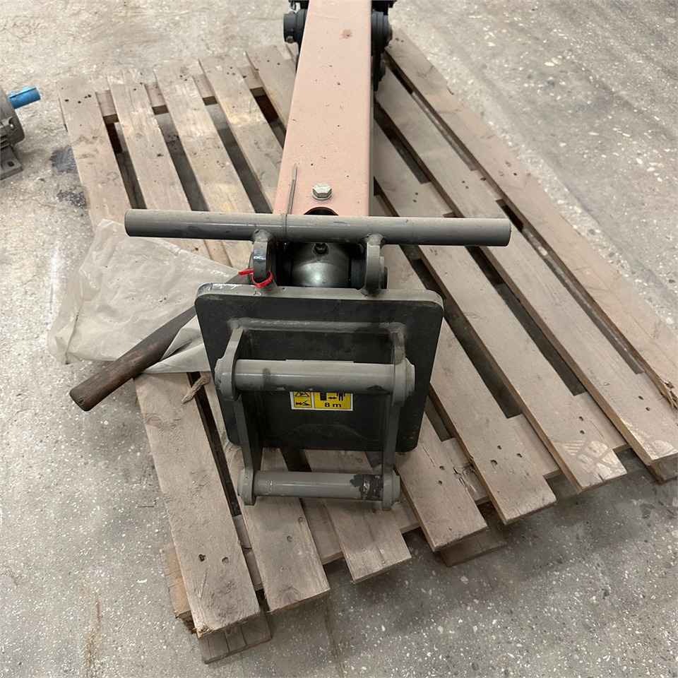 CANGINI 100 - Attachment for Excavator: picture 4 CANGINI 100 - Attachment for Excavator: picture 4