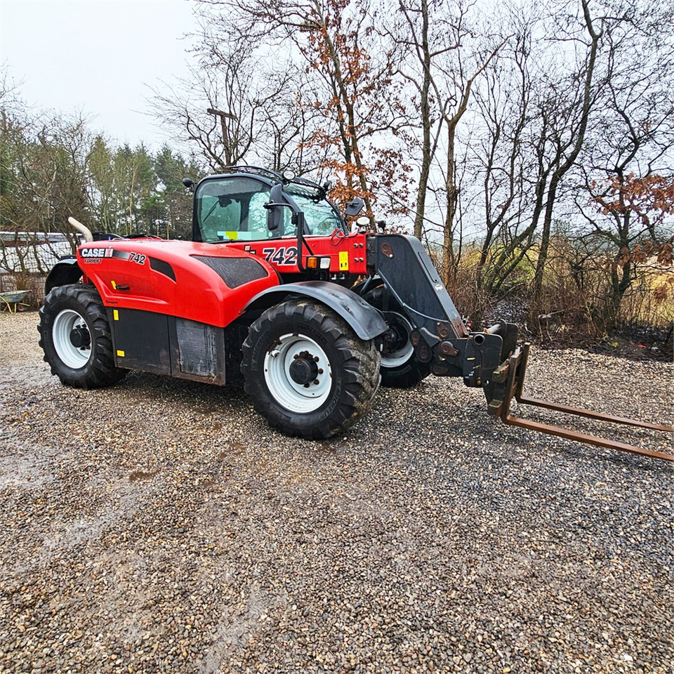 CASE IH Farmlift 742 - Telescopic handler: picture 2 CASE IH Farmlift 742 - Telescopic handler: picture 2