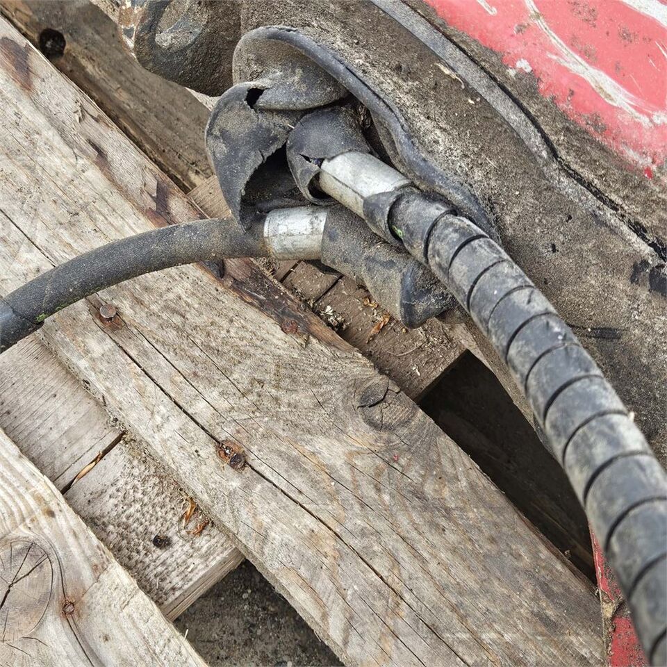 Chicago Pneumatic RX 2 - Hydraulic hammer: picture 5 Chicago Pneumatic RX 2 - Hydraulic hammer: picture 5
