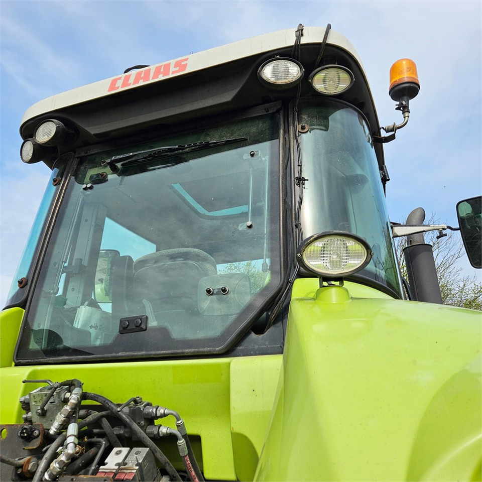 Farm tractor Claas Arion 640: picture 25