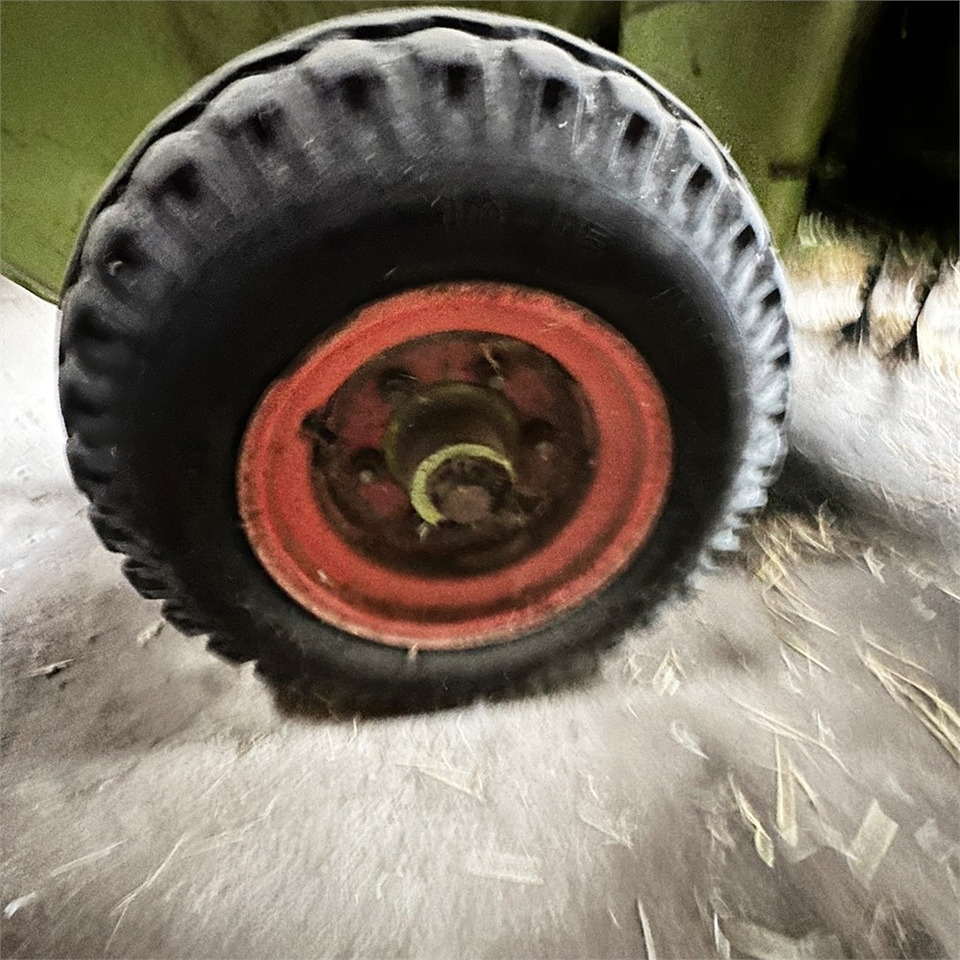 Hay and forage equipment Claas Maximum: picture 25