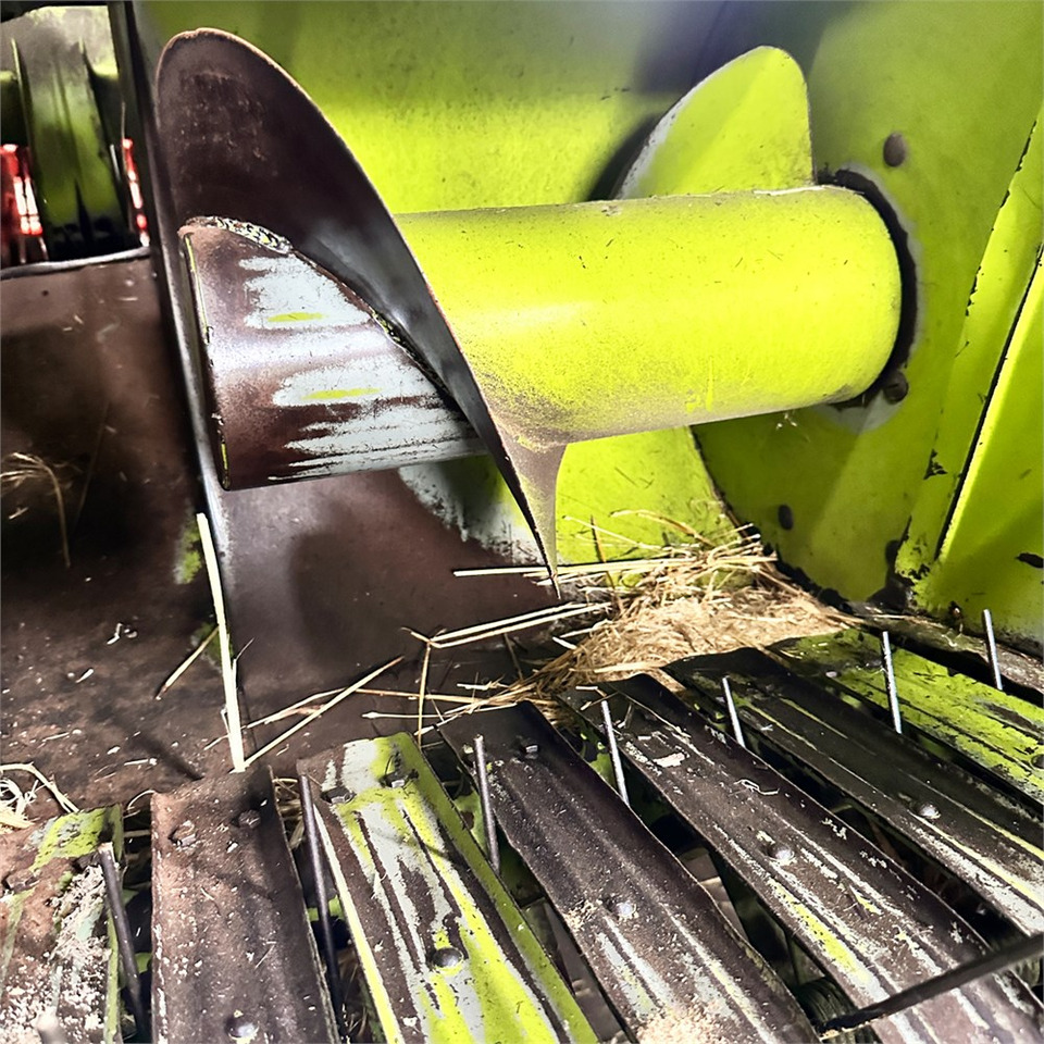 Hay and forage equipment Claas Maximum: picture 11