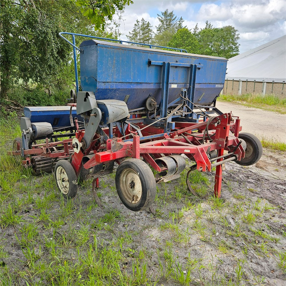 Fiona 4300 - Sowing equipment: picture 5 Fiona 4300 - Sowing equipment: picture 5