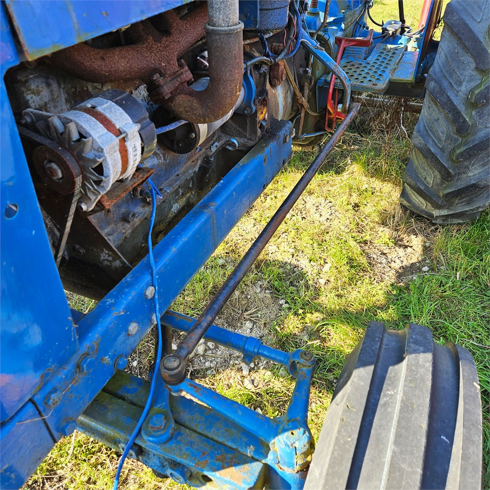 Farm tractor Ford T2: picture 20